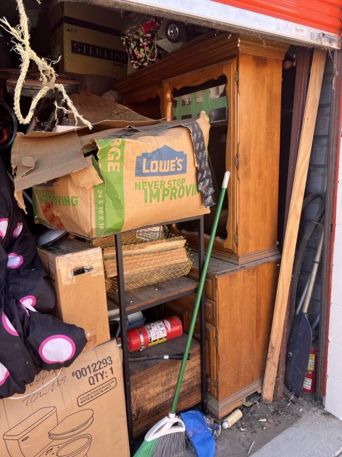 10 x 20 storage unit in Oakley, CA