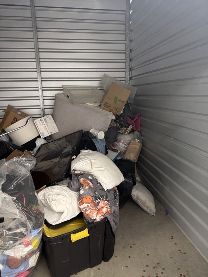 10 x 10 storage unit in Oakley, CA