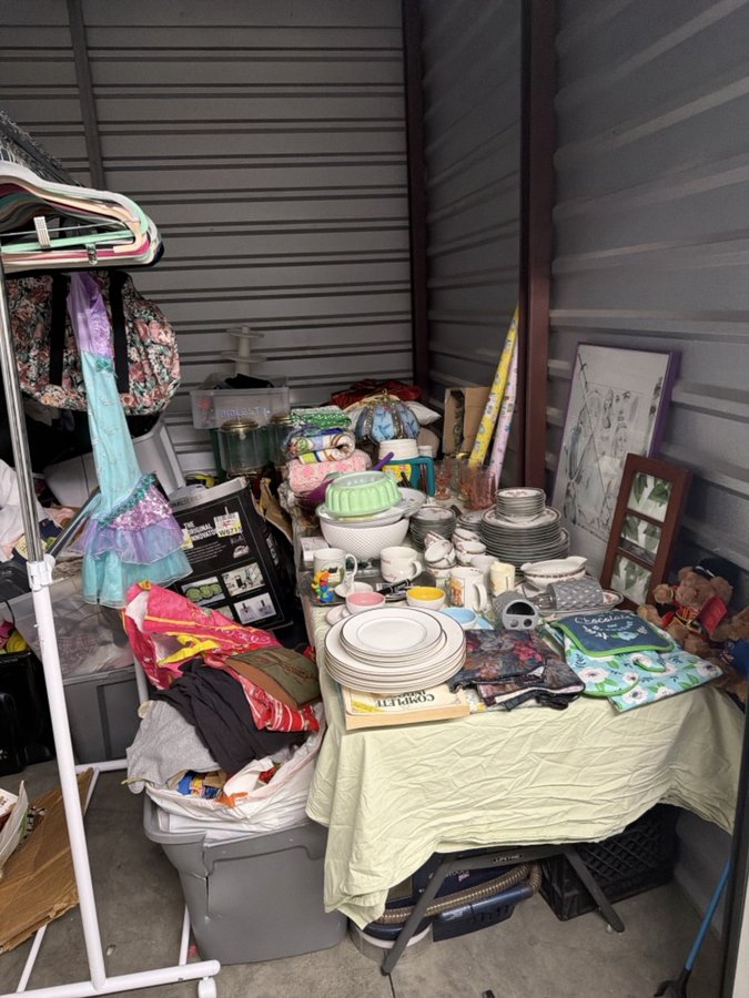 10 x 10 storage unit in Oakley, CA