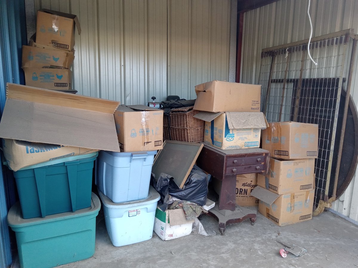 10 x 10 storage unit in Waterbury, CT