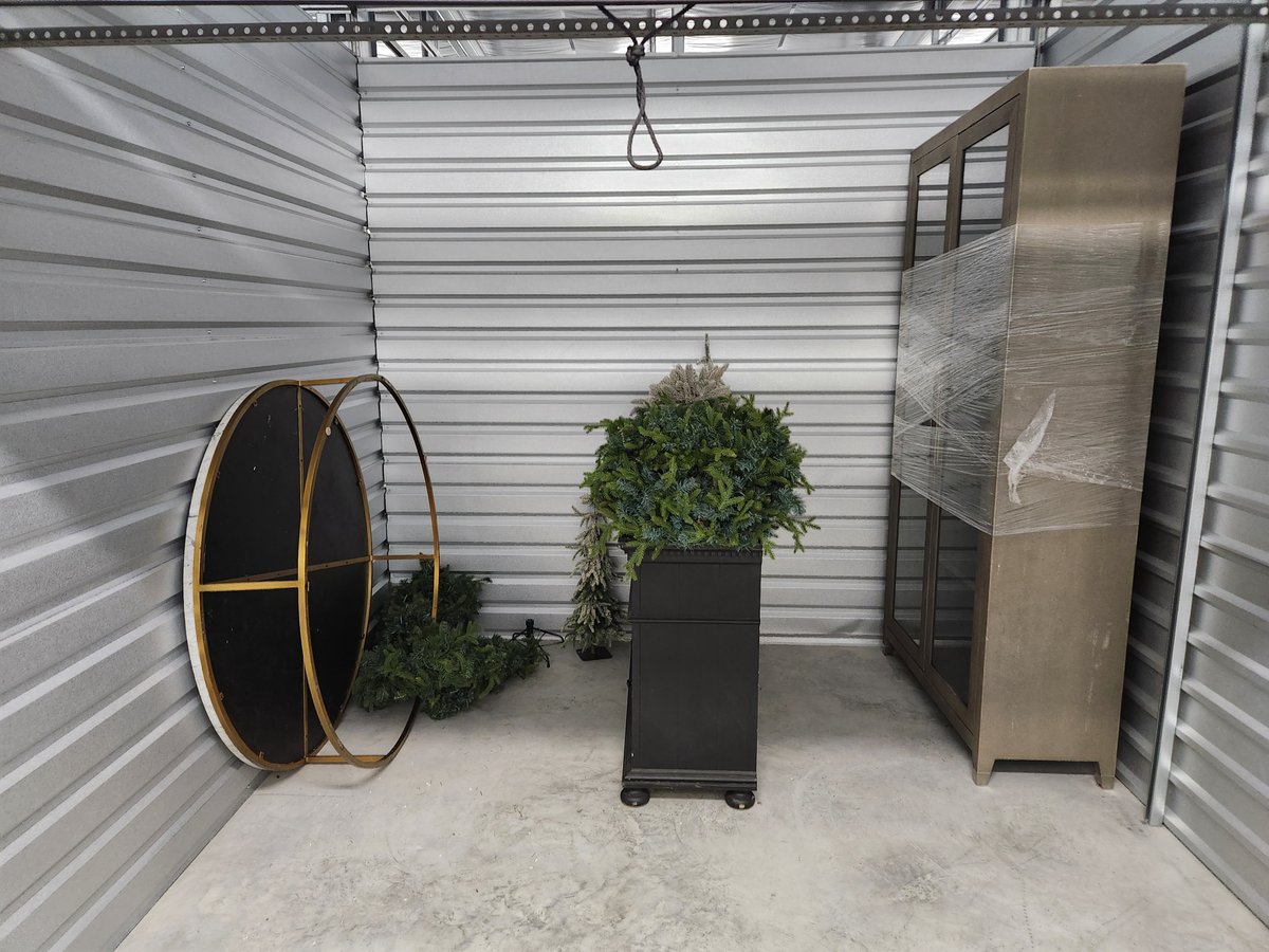 10 x 10 storage unit in Knoxville, TN