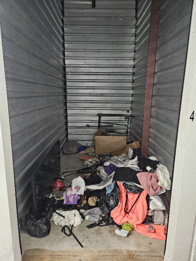 5 x 10 storage unit in Dallas, TX