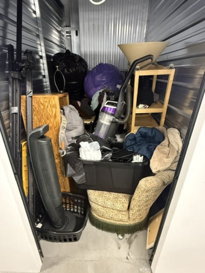 5 x 8 storage unit in Saint Paul, MN