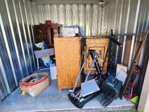 10 x 10 storage unit in Ringwoodii, IL