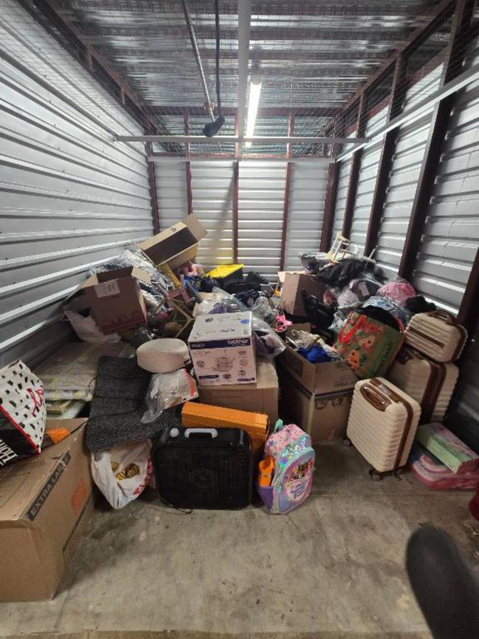 10 x 15 storage unit in Atlanta, GA