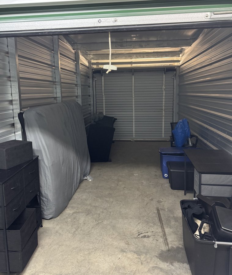 10 x 20 storage unit in Charlotte, NC