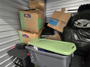 10 x 10 storage unit in Jacksonville, FL