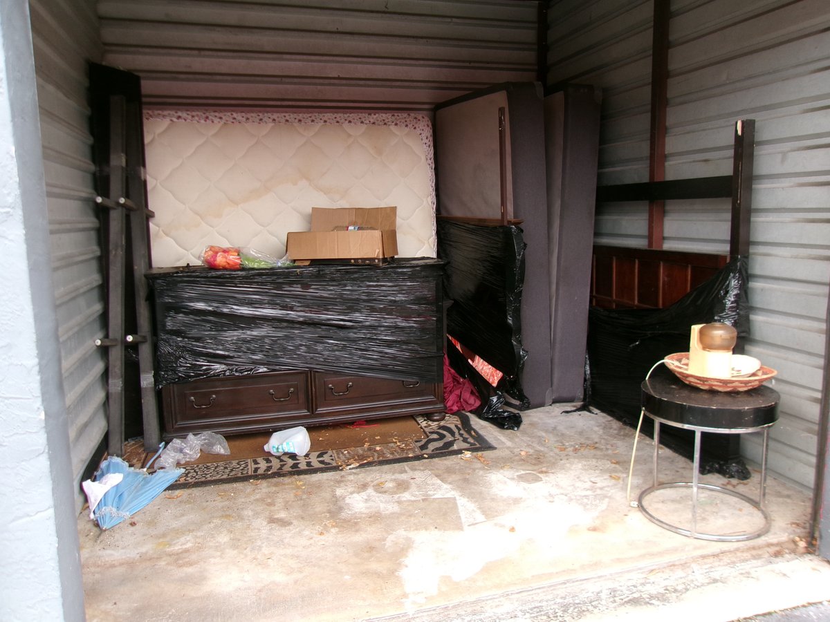 10 x 10 storage unit in Miami, FL