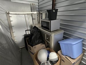 20 x 10 storage unit in Jacksonville, FL