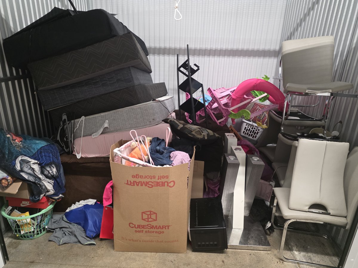 10 x 9 storage unit in Saginaw, MI