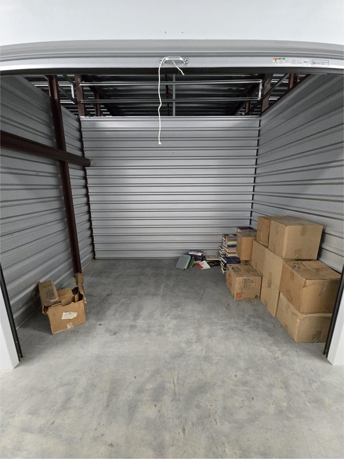 20 x 8 storage unit in Decatur, GA