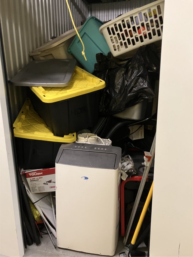 5 x 10 storage unit in Sarasota, FL