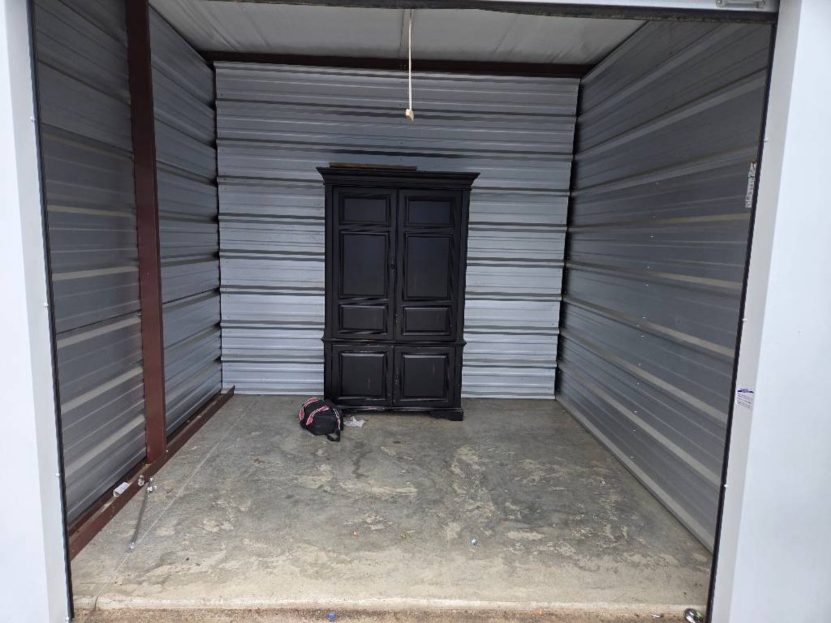 10 x 10 storage unit in North Vernon, IN