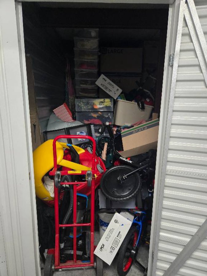 10 x 10 storage unit in Dallas, TX