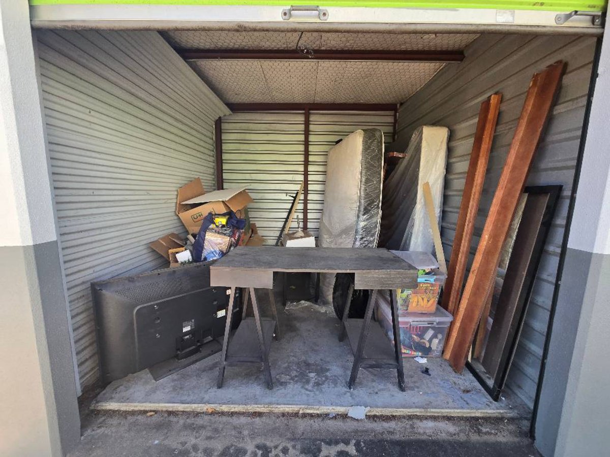 10 x 10 storage unit in Dallas, TX