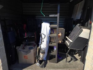 10 x 10 storage unit in Northridge, CA