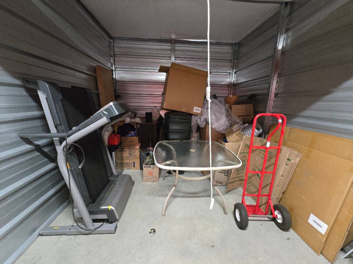 10 x 10 storage unit in Richmond, VA