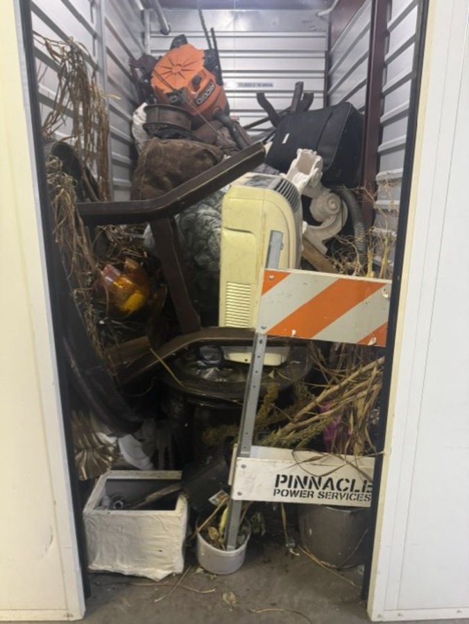 5 x 10 storage unit in Castro Valley, CA