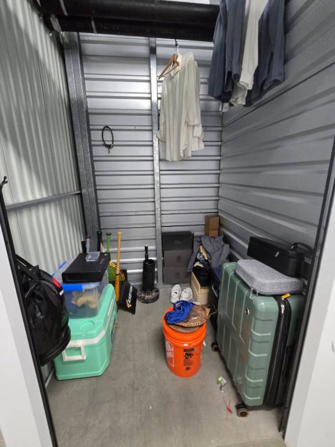 5 x 5 storage unit in Thousand Oaks, CA