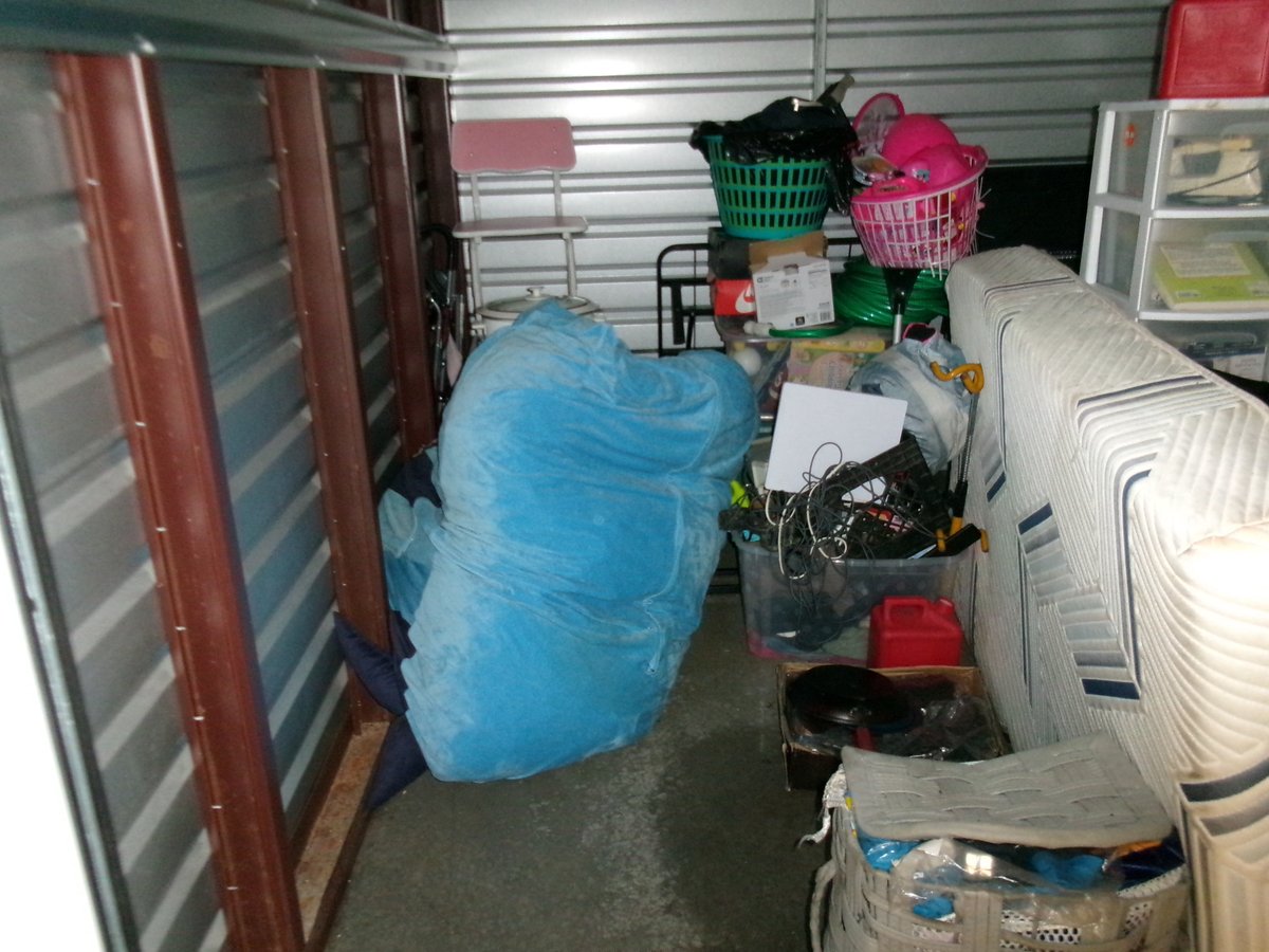 7 x 10 storage unit in Milwaukee, WI