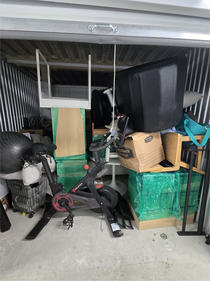 10 x 10 storage unit in Miami, FL