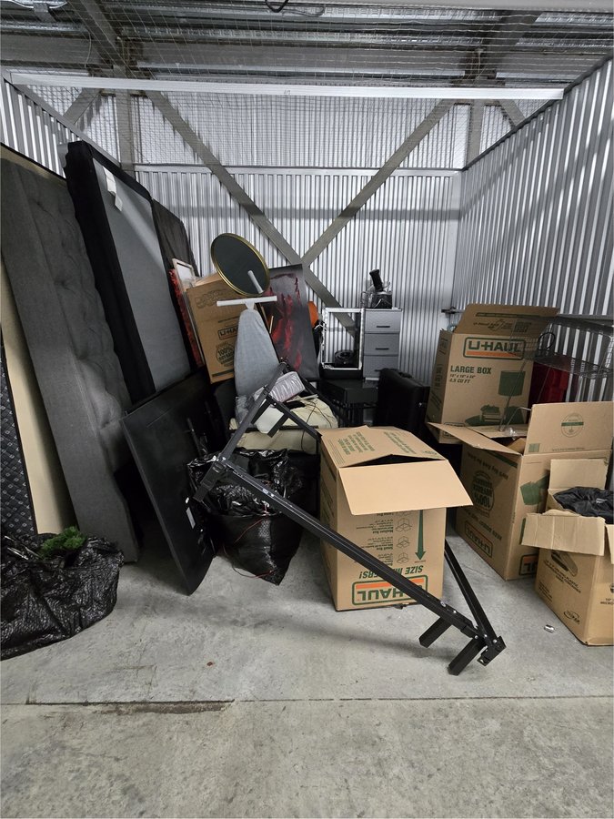 10 x 11 storage unit in Atlanta, GA