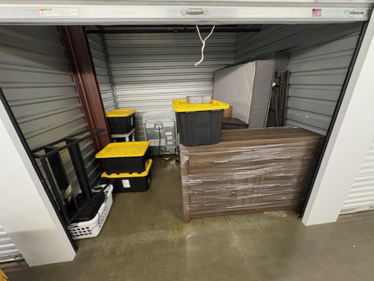 10 x 10 storage unit in Kansas City, MO