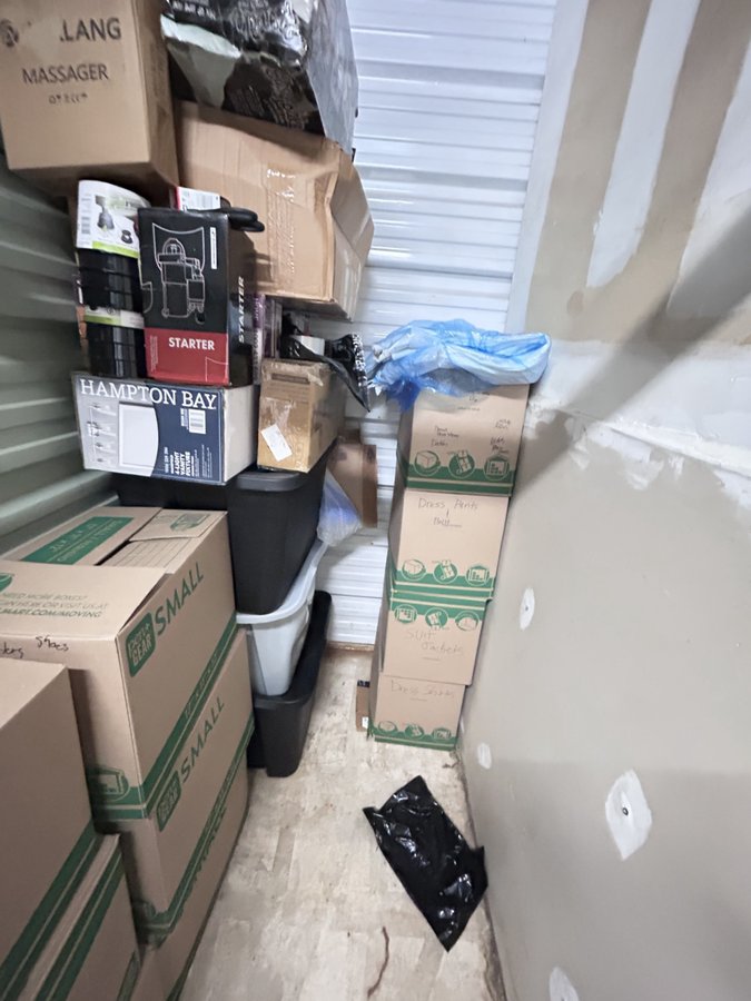 4 x 5 storage unit in MIAMI, FL