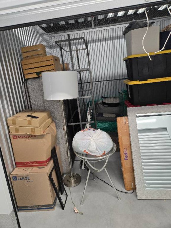 10 x 10 storage unit in Tulsa, OK