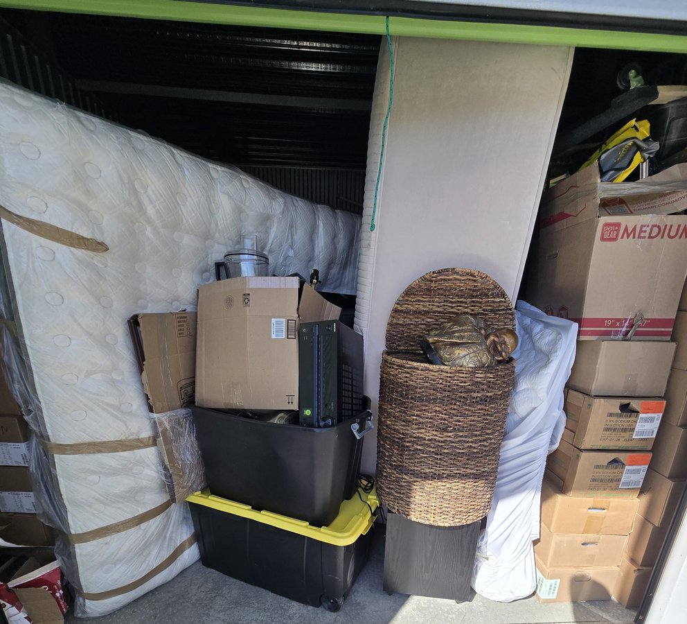 10 x 10 storage unit in Atlanta, GA