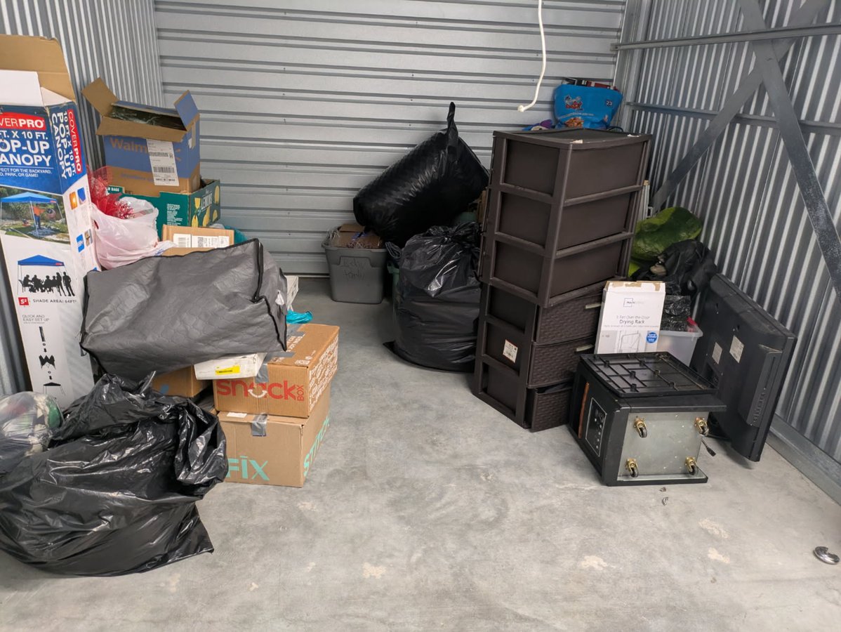 10 x 10 storage unit in Slidell, LA