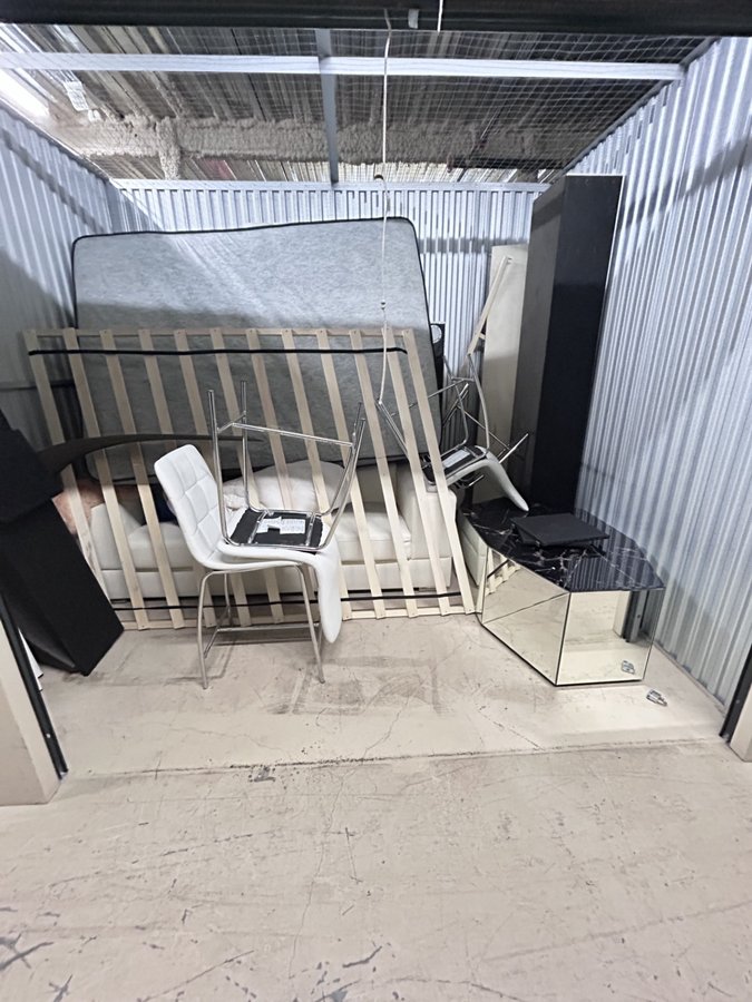 8 x 10 storage unit in MIAMI, FL