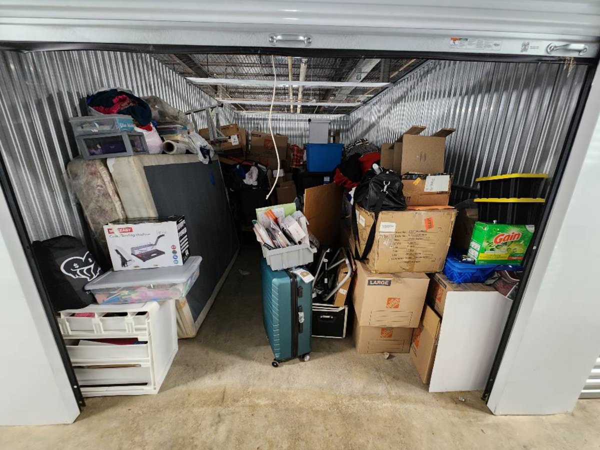 10 x 20 storage unit in Kansas City, MO