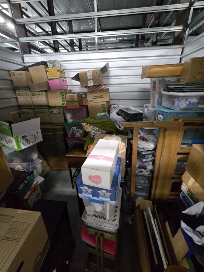 10 x 10 storage unit in Lakeland, FL