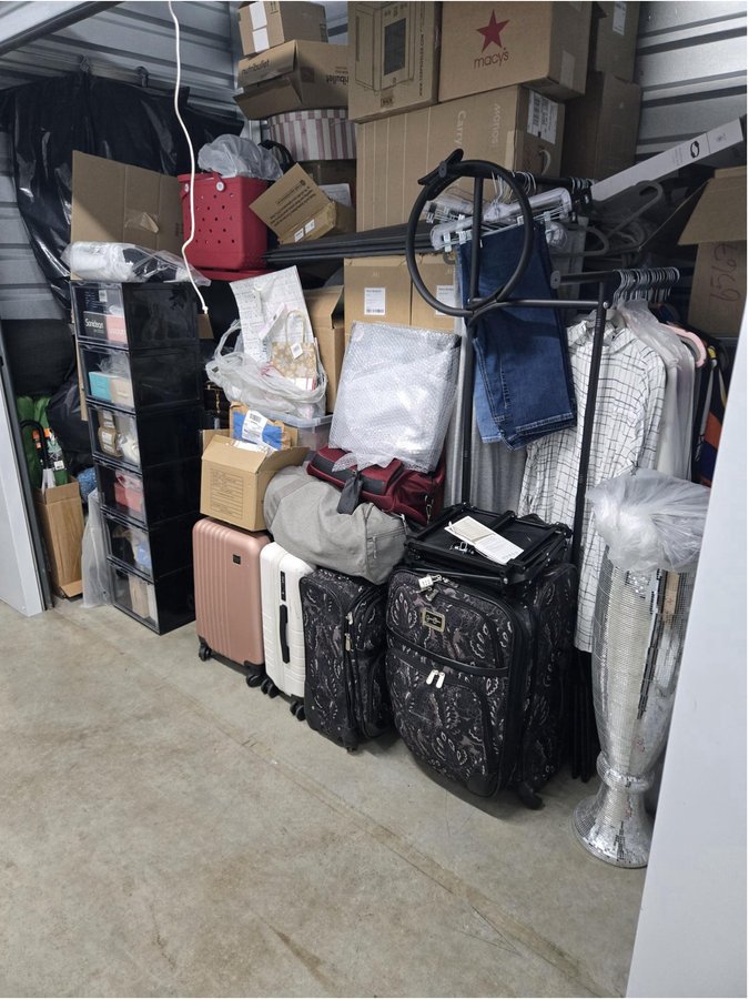 10 x 5 storage unit in Pembroke Pines, FL