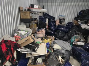 10 x 15 storage unit in Newark, NJ