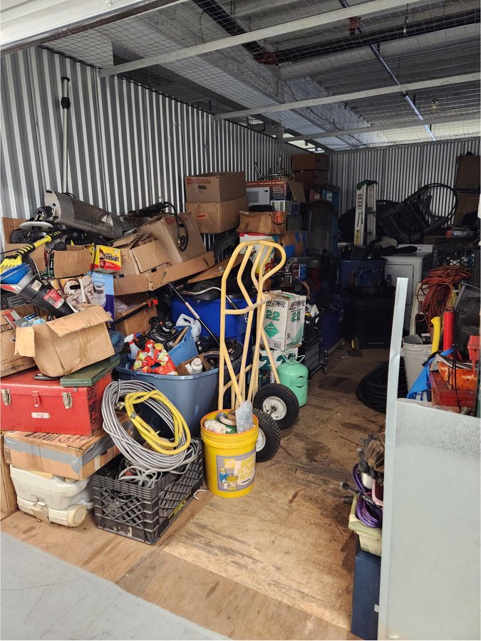 10 x 20 storage unit in Bellmawr, NJ