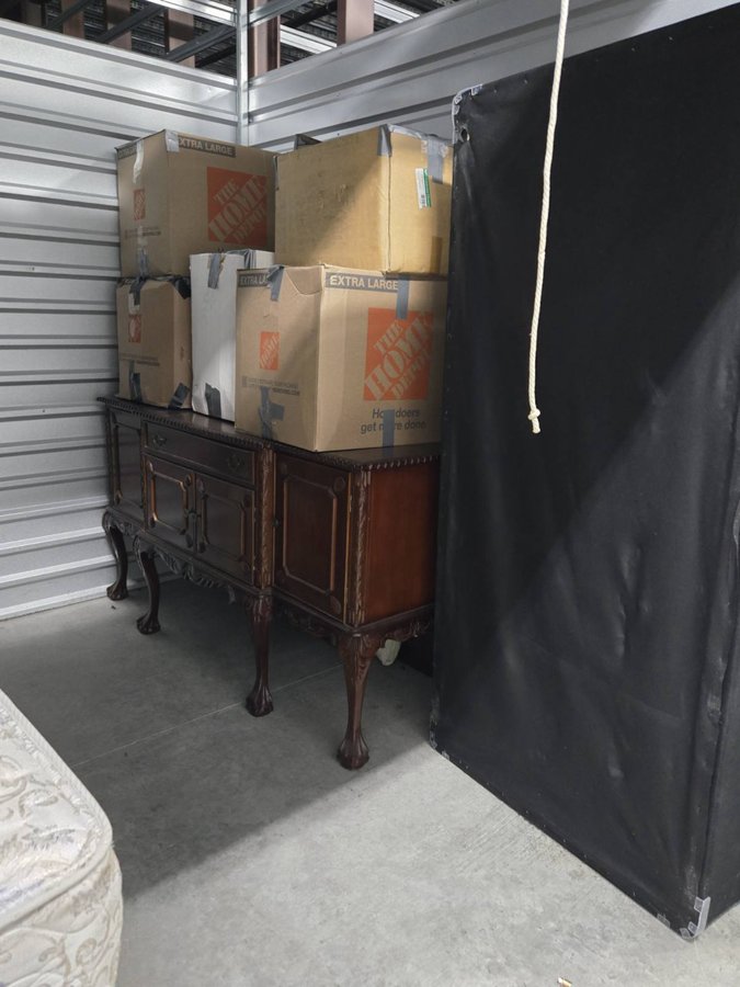 10 x 10 storage unit in Lakeland, FL