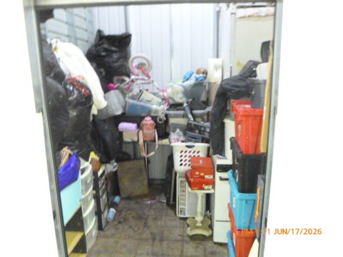 8 x 8 storage unit in Gary, IN
