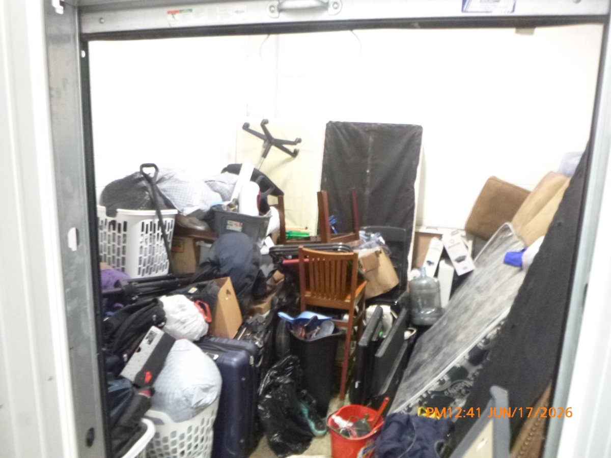 12 x 12 storage unit in Gary, IN