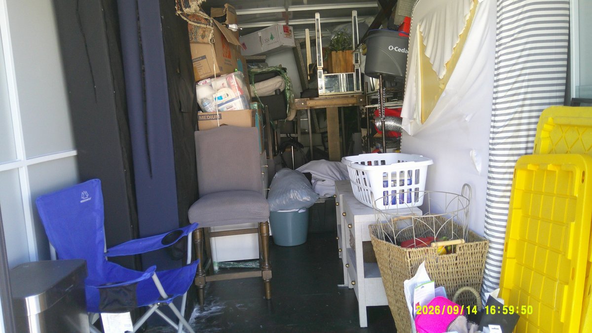 8 x 20 storage unit in Lake Elsinore, CA