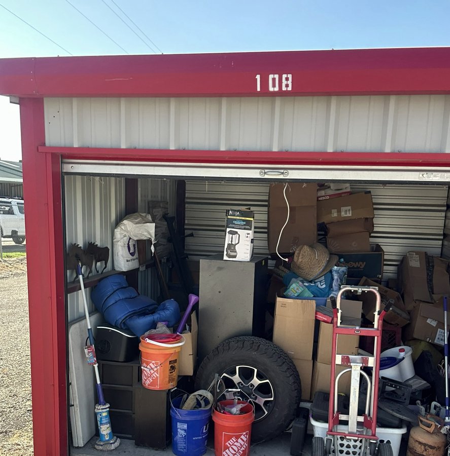 10 x 10 storage unit in Midlothian, TX