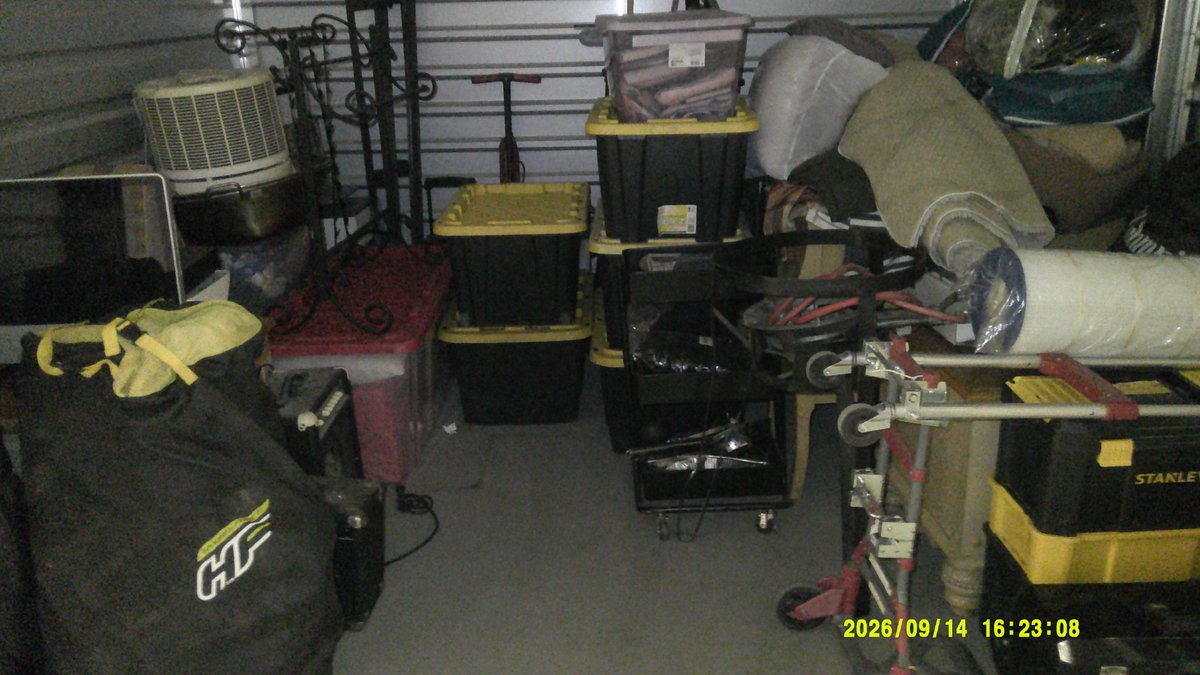 10 x 10 storage unit in Lake Elsinore, CA