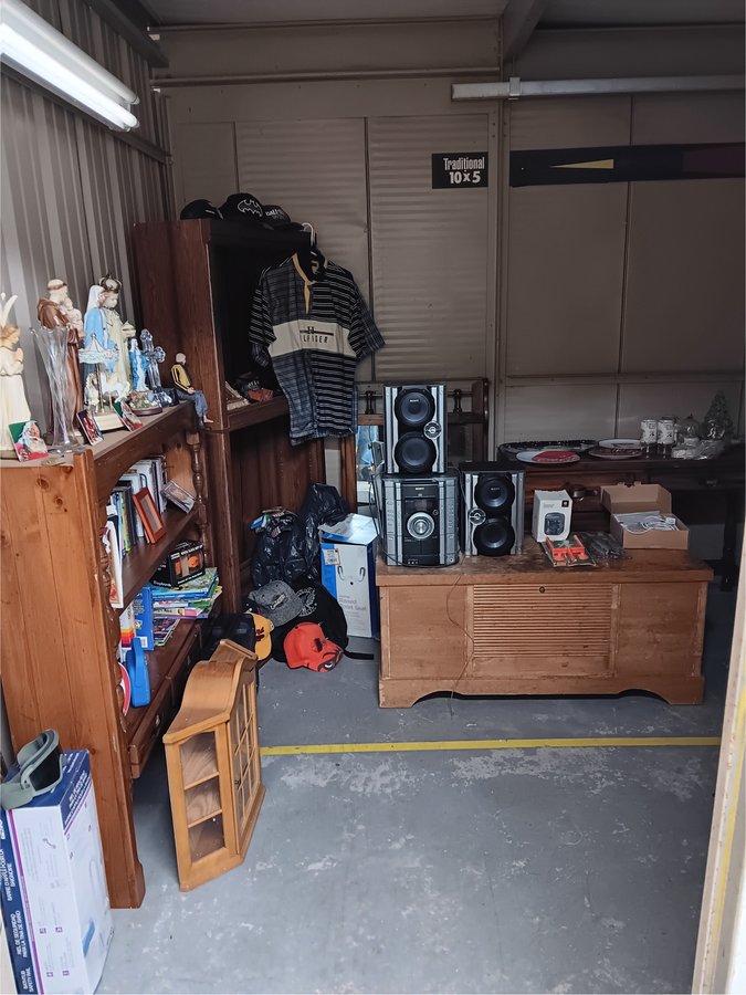 10 x 15 storage unit in Elyria, OH