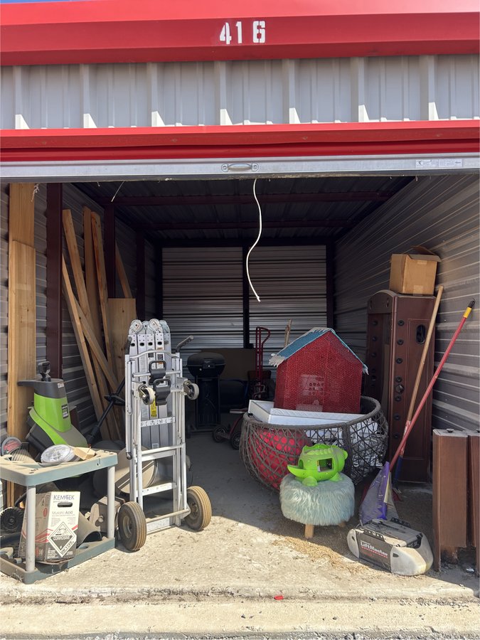 10 x 20 storage unit in Midlothian, TX