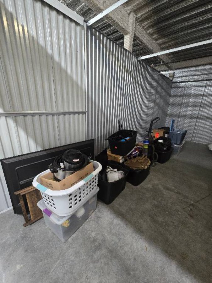 10 x 20 storage unit in Indianapolis, IN