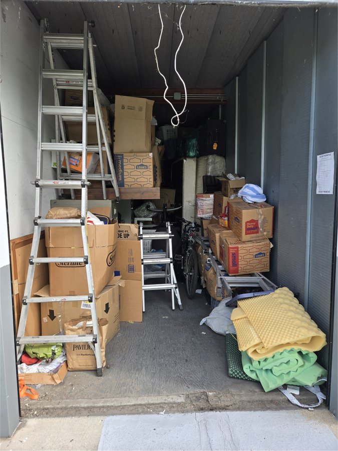 8 x 20 storage unit in Redondo Beach, CA