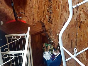 8 x 10 unit in Buffalo