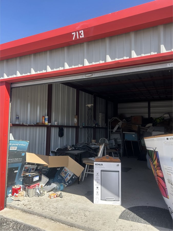 12 x 25 storage unit in Midlothian, TX