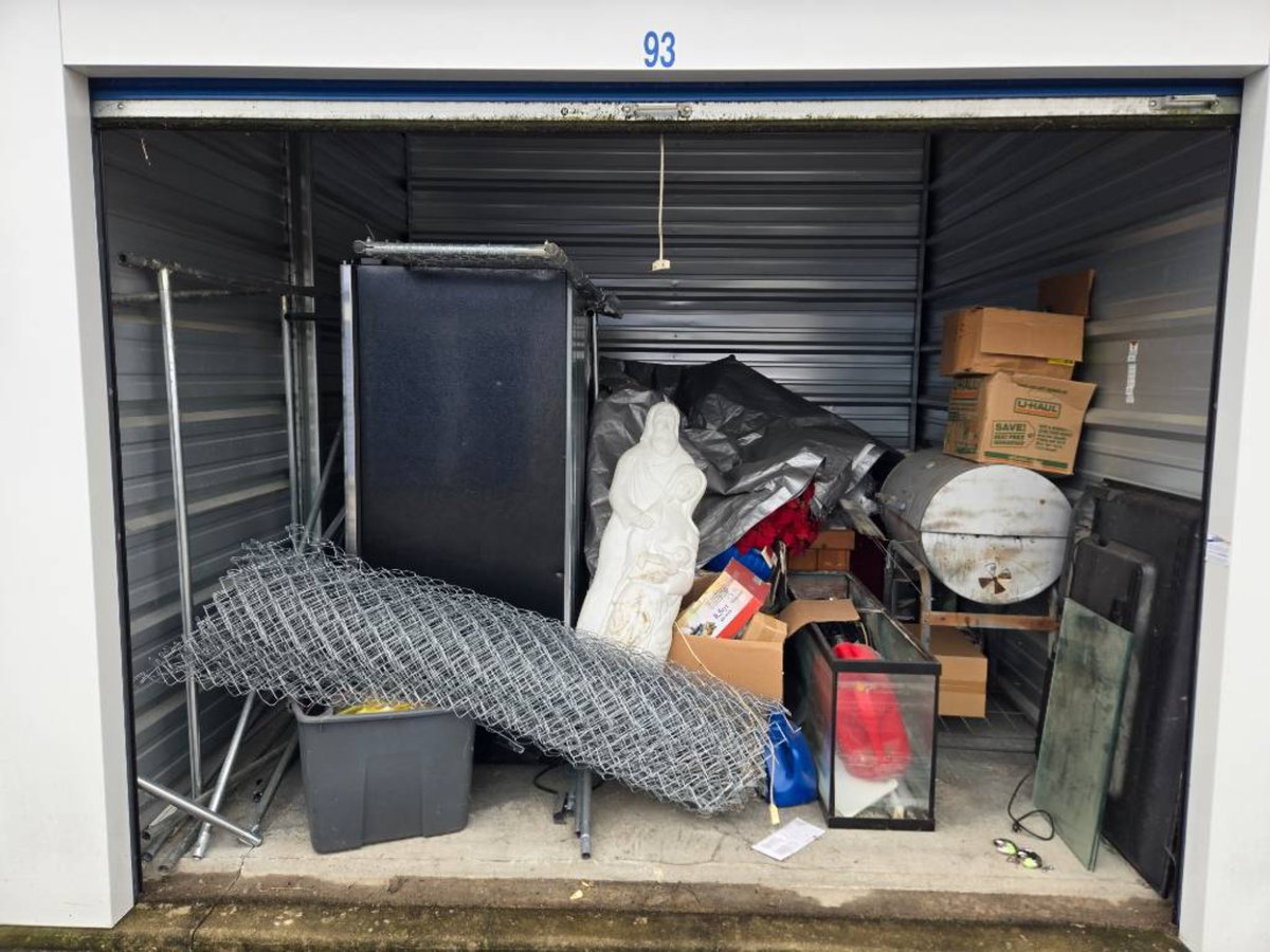 10 x 10 storage unit in Indianapolis, IN